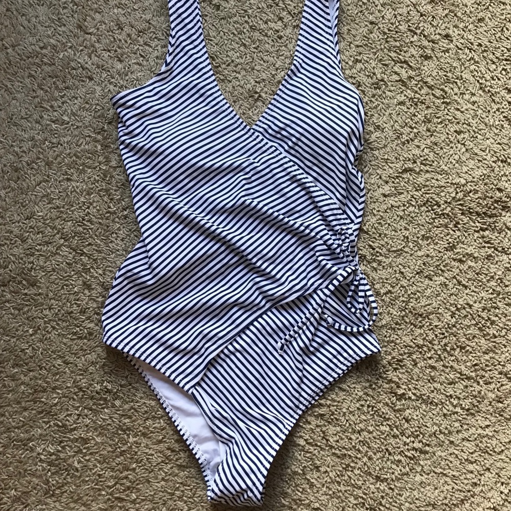 Cupshe Blue & White Stripe Side-Tie One Piece